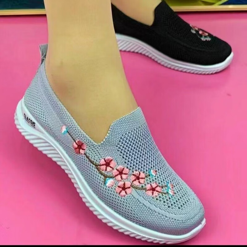 宛杉奕老北京布鞋女一脚蹬时尚绣花鞋轻便软底中年妈妈运动鞋防 灰色 38使用感如何?