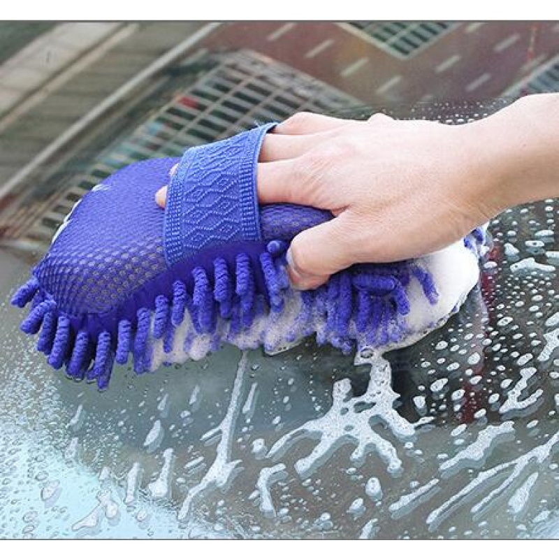 豪朴汽车洗车擦车 红色 洗车