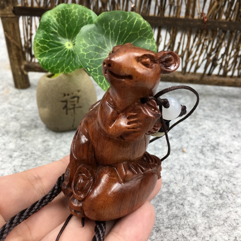 老挝黄花梨木雕手把件十二生肖猪鸡木质小工艺品实木实心雕刻摆件