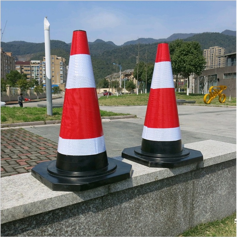 4斤橡胶路锥70cm反光路锥雪糕桶路障锥雪糕筒圆锥隔离锥警示锥桶-网