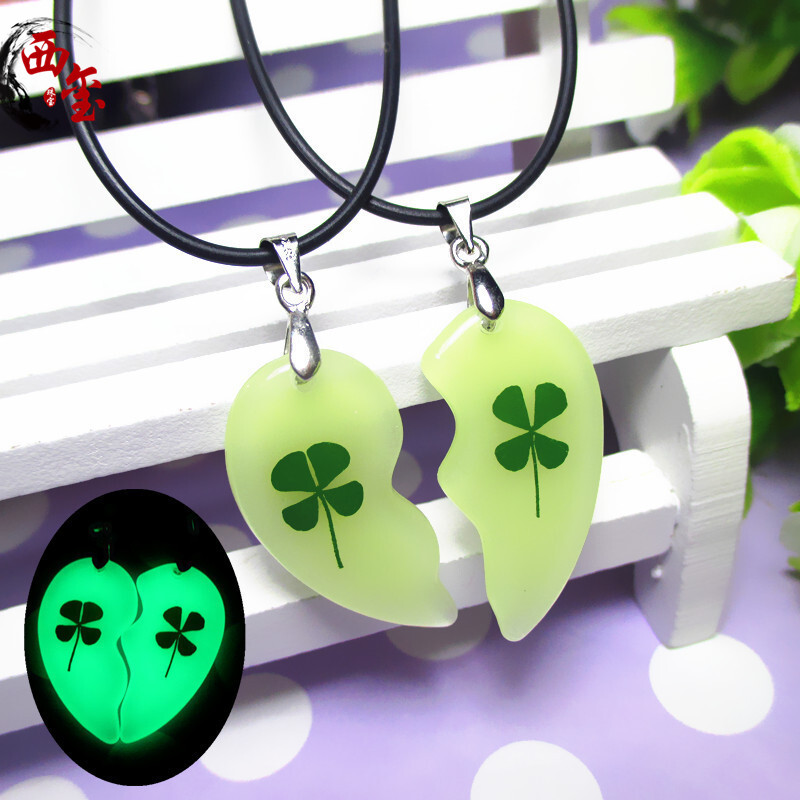 西玺 夜光石四叶草项链幸运草情侣吊坠荧光石星星月亮学生男女吊坠