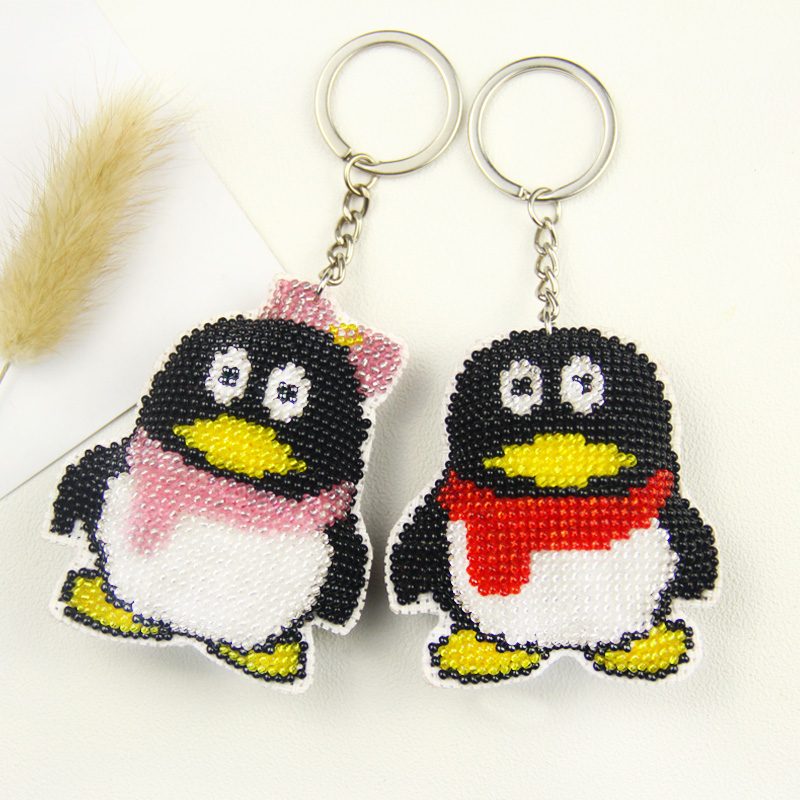 钥匙链纯手工十字绣成品企鹅qq钥匙圈挂坠保平安可爱男女情侣生日礼物