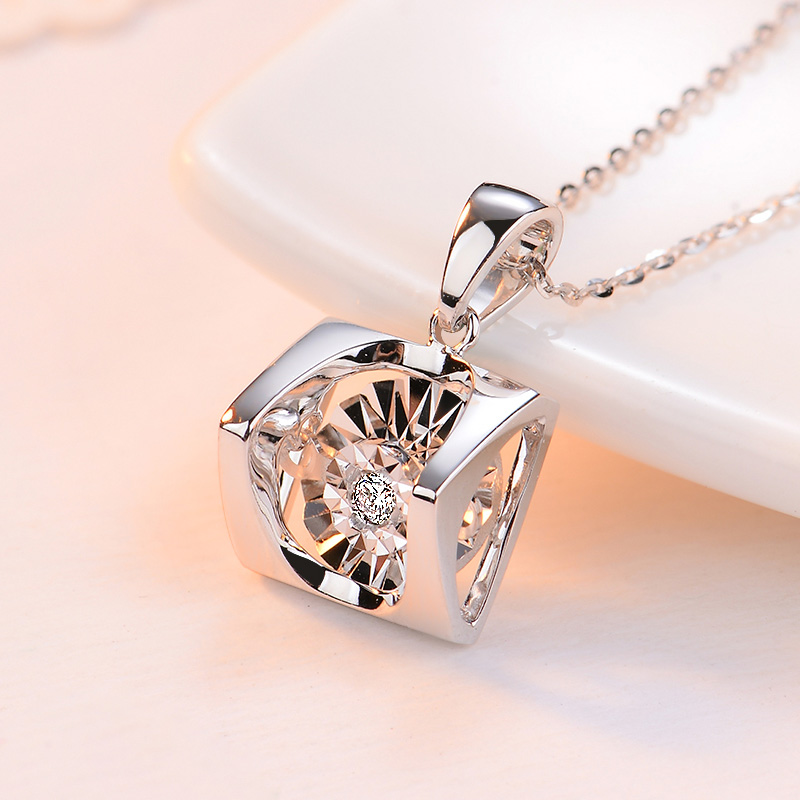 周六福 钻石戒指群镶效果钻戒求婚结婚戒指 31分 si/fg 11号