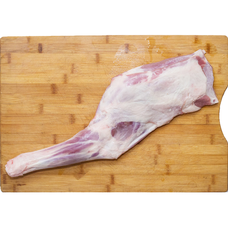 烤羊腿哟，香香嫩嫩味道口感俱佳的烤羊腿！