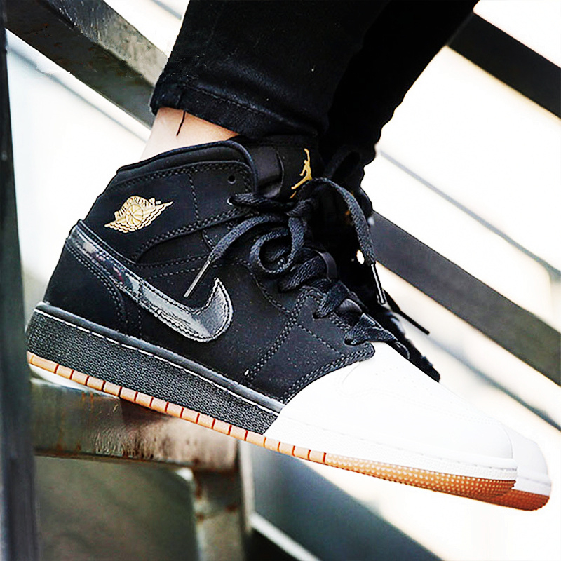 耐克(nike)新款女鞋air jordan 1 gs aj1黑白熊猫阴阳禁穿休闲篮球鞋