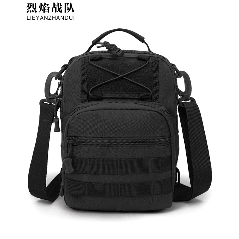 烈焰战队 战术胸包 男女军迷户外运动迷彩胸包 骑行跑步休闲防盗四用多功能背包 可单肩斜跨双肩外挂附包 黑色背包9567