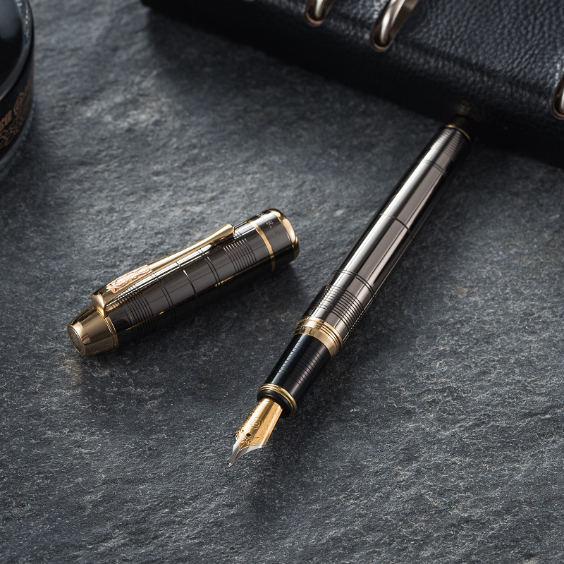 英雄(hero)钢笔953枪灰色明尖铱金钢笔签字笔时尚商务金属格子纹墨水
