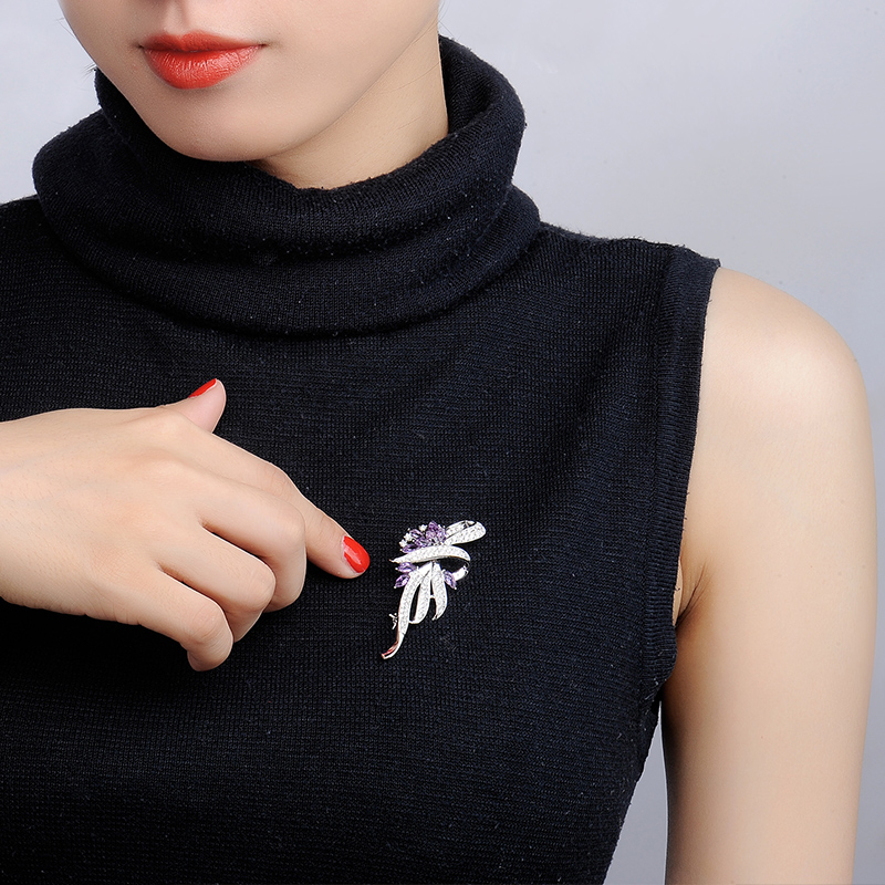 timebetter高档胸针女简约气质轻奢胸花西装配饰精美包装生日礼物【曼舞】 标准版（合金材质）/鸢尾蓝 默认1