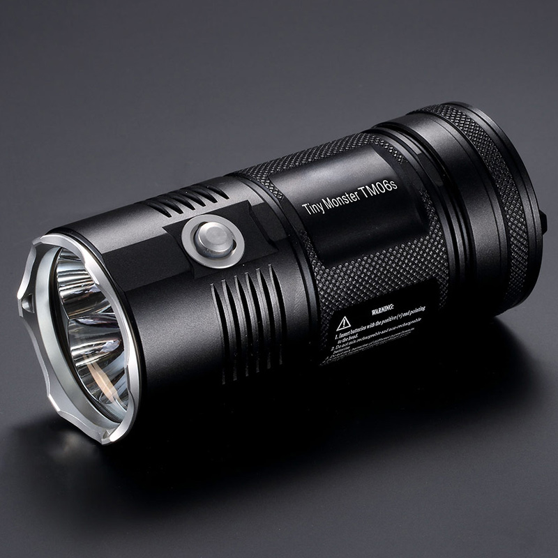 强光充电手电筒