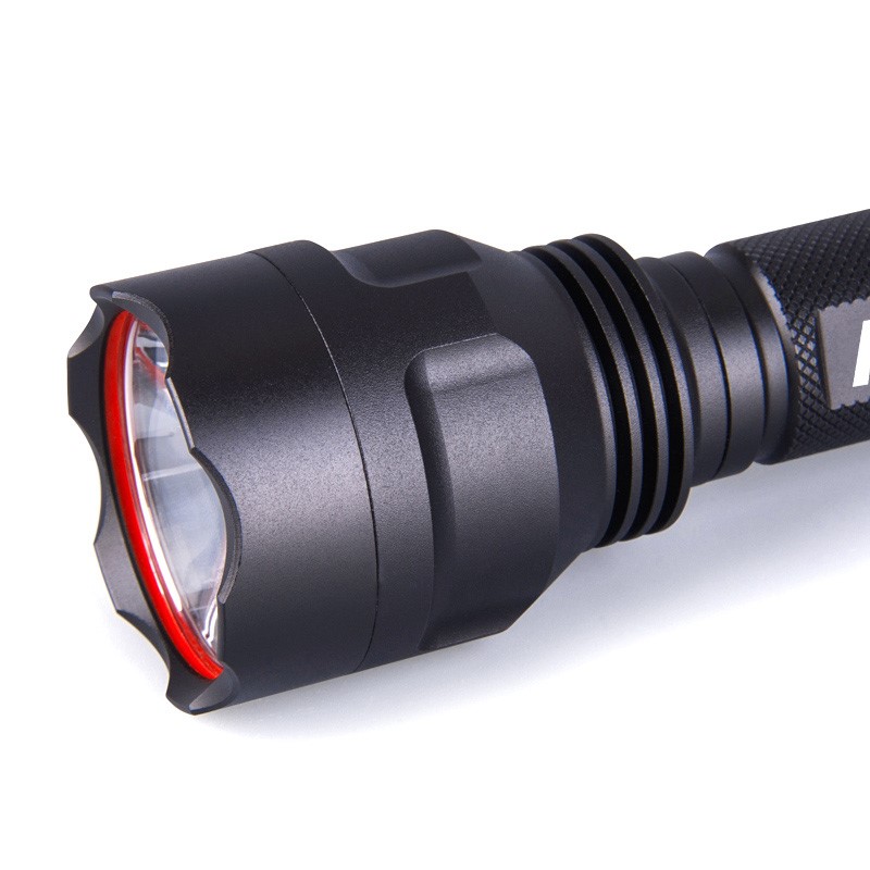 强光手电筒超亮远射可充电式户外防水便捷家用照明LED探照灯可以用五号或七号干电池吗？