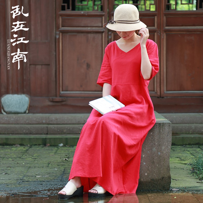 乱在江南棉麻红色简约连衣裙短袖夏季新款v领显瘦气质大摆中长裙 红色 均码