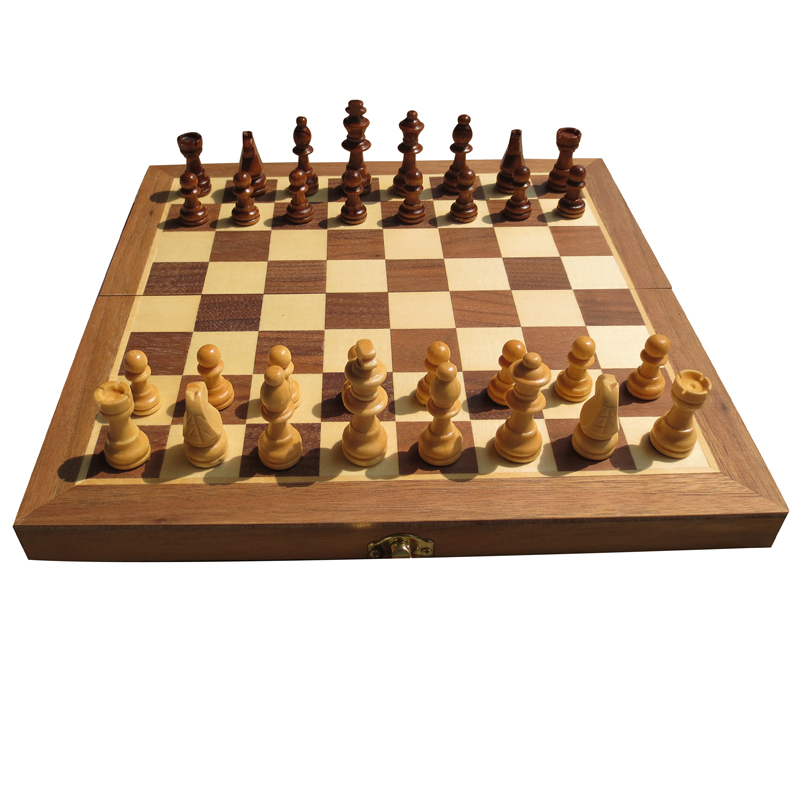 梁威国际象棋木质大号可折叠棋盘+实木棋子内嵌式有送皇后吗？