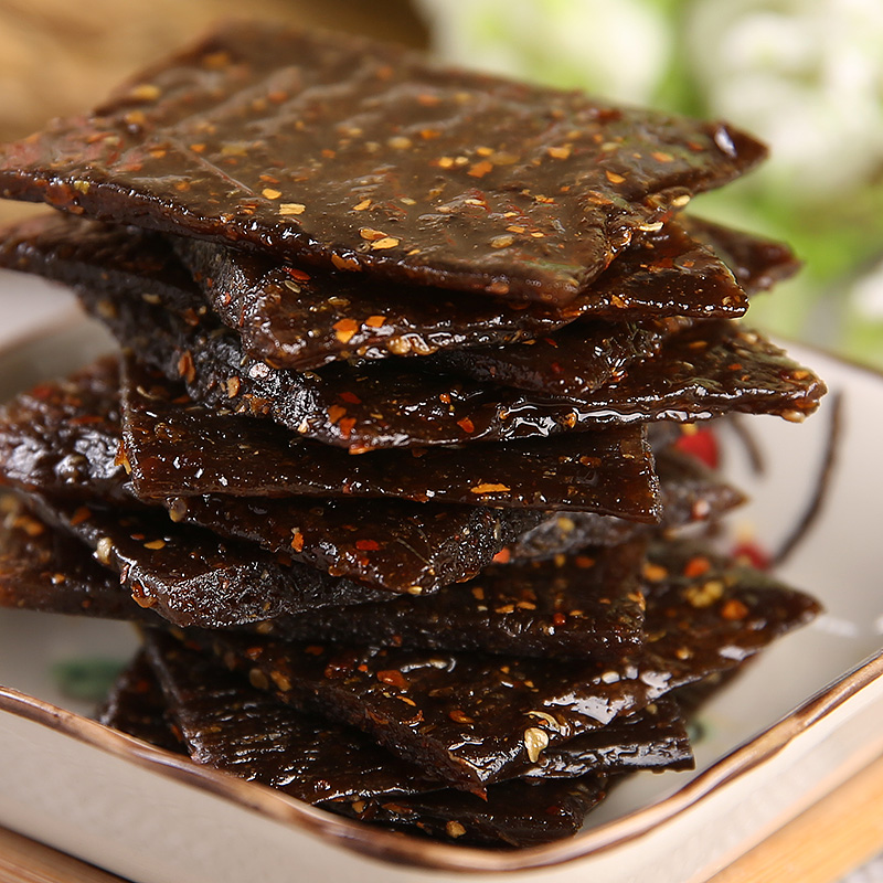 陆草垫泡椒臭干子泡椒牛板筋麻辣味儿时辣条好吃的小吃8090网咖网吧