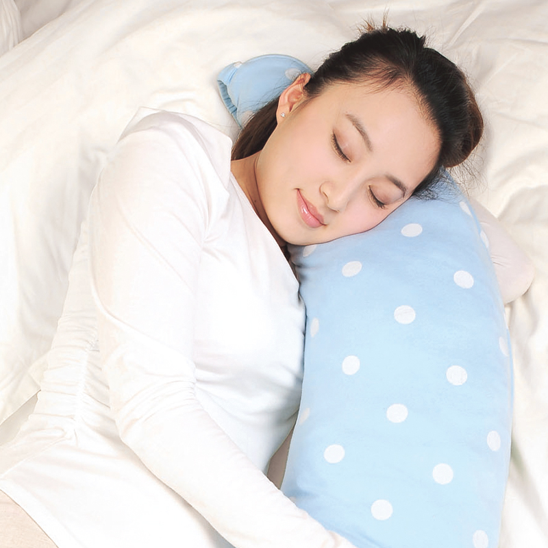 贝亲Pigeon哺乳枕多功能授乳枕现在用会不会太热？