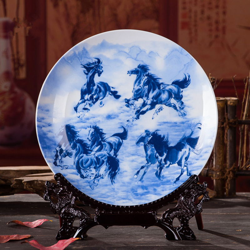 电视柜玄关装饰工艺品摆件挂盘新房乔迁礼物可定制 青花八骏图-送龙架