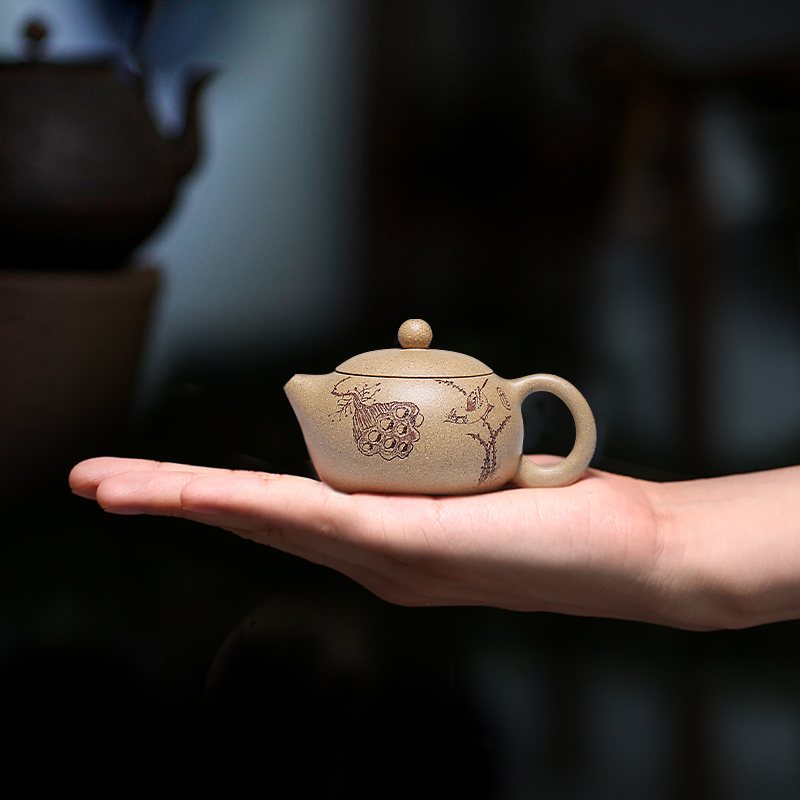 全手工刻绘西施壶