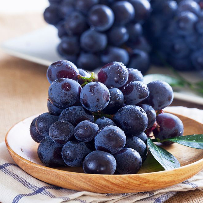 新鲜无籽黑提子