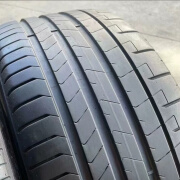 倍耐力PZ4花纹 操控舒适静音 静音棉系列 265/40R22 106V 问界/极氪 265/40R22 9成新