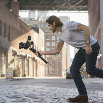 使用一个月后分享ronin大疆基础版和标准版区别?评测值得入手吗 使用一个月后分享ronin大疆基础版和标准版区别?评测值得入手吗