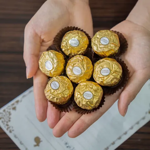 费列罗巧克力礼盒 32粒400g 榛果 休闲零食生日送女生老婆礼物 图片 5