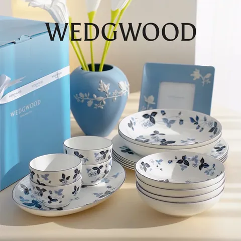 Wedgwood[送礼佳选]野草莓墨蓝餐盘骨瓷家用多功能碗家用碗盘礼盒 野草莓墨蓝13.9cm小菜碟 图片 3