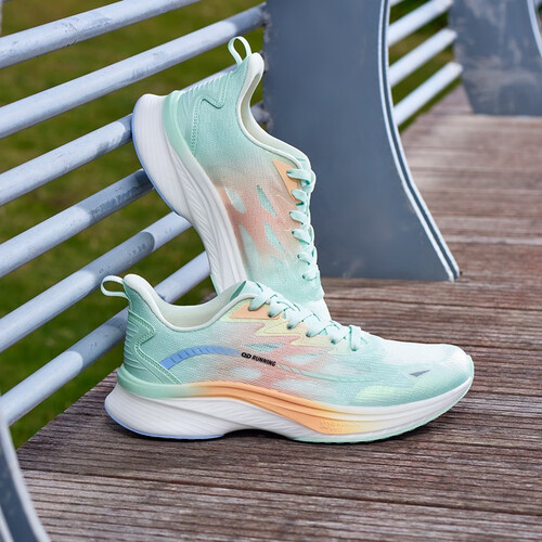 乔丹跑步鞋 qiaodan 乔丹 巭pro系列 飞影 男子跑鞋 bm23200299 冰川