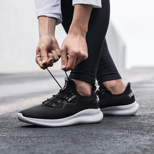 361°跑步鞋 361° 男子跑鞋 672112246 曜石黑/361度白 40多少钱-聚