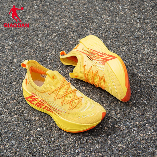 乔丹跑步鞋 qiaodan 乔丹 飞影plaid 男子跑步鞋 bm23230290t多少钱