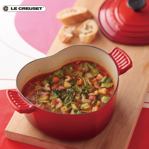 creuset)珐琅锅 这位煲汤选手颜值太高了:le creuset 酷彩 心形珐琅锅