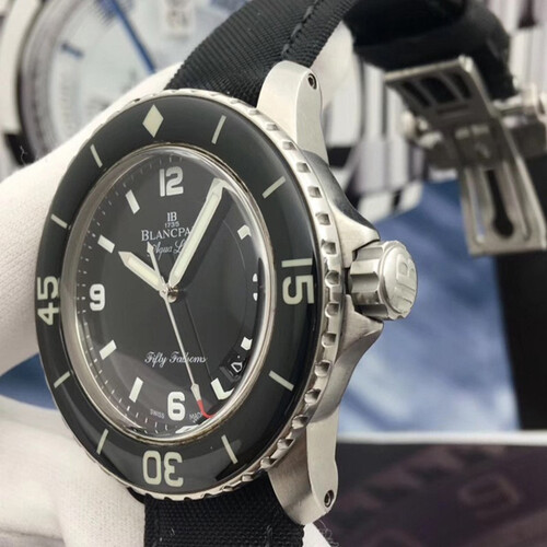 blancpain 宝珀 五十噚系列 男士自动机械腕表 5015-1130-52b多少钱