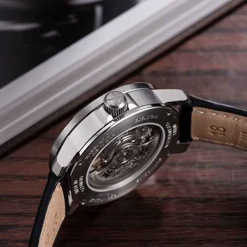 格拉苏蒂·莫勒(nautische instrumente muhle glashutte/sa)德表