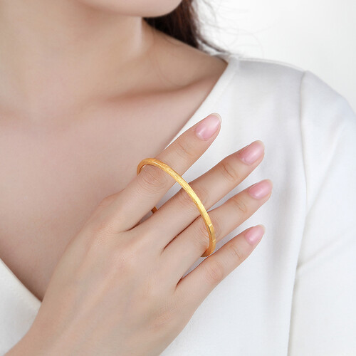 潮宏基忆恋黄金手镯足金手镯金镯子半空心送女友生日礼物计价w 约12.