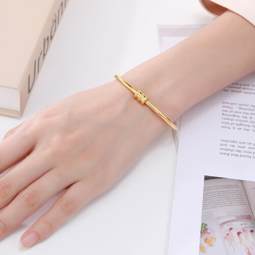 潮宏基 黄金手镯女士足金手镯金镯子空心送女友生日礼物 计价w 12.