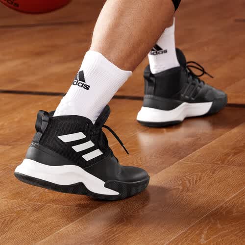 adidas阿迪达斯官方ownthegame男子团队款实战中帮舒适运动篮球鞋黑白