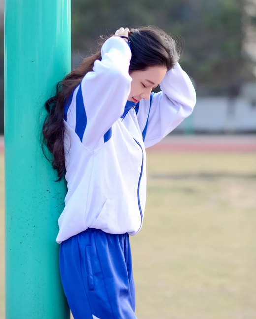 【生活冷知识】为何我毕业后,校服变得这么好看?的图片 第1张 生活冷知识冷知识的图片 第1张